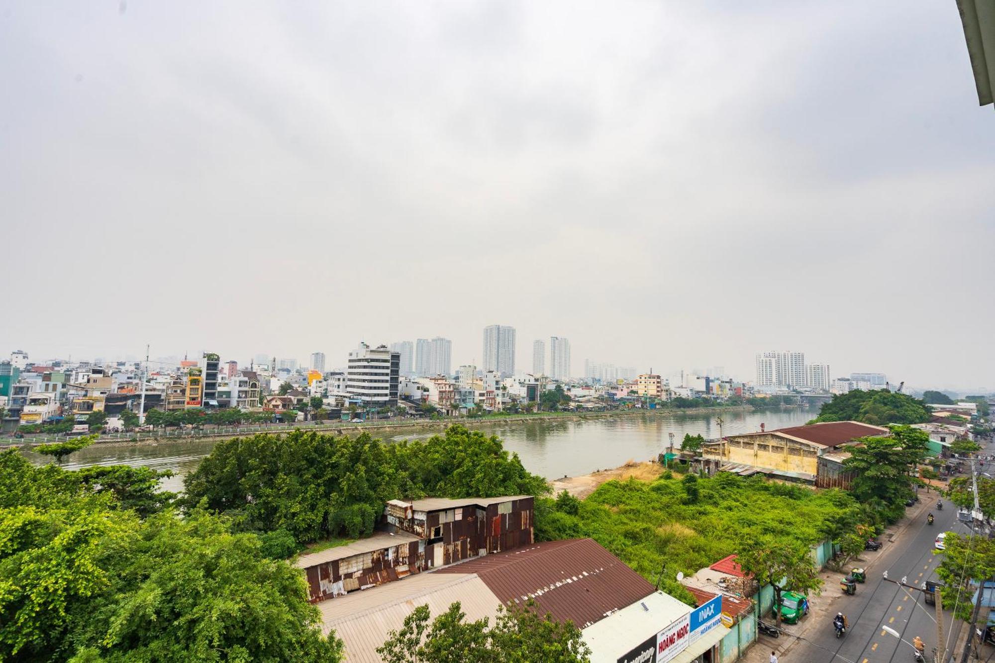 Haven Hut Riverside Hotel Хошимин Экстерьер фото