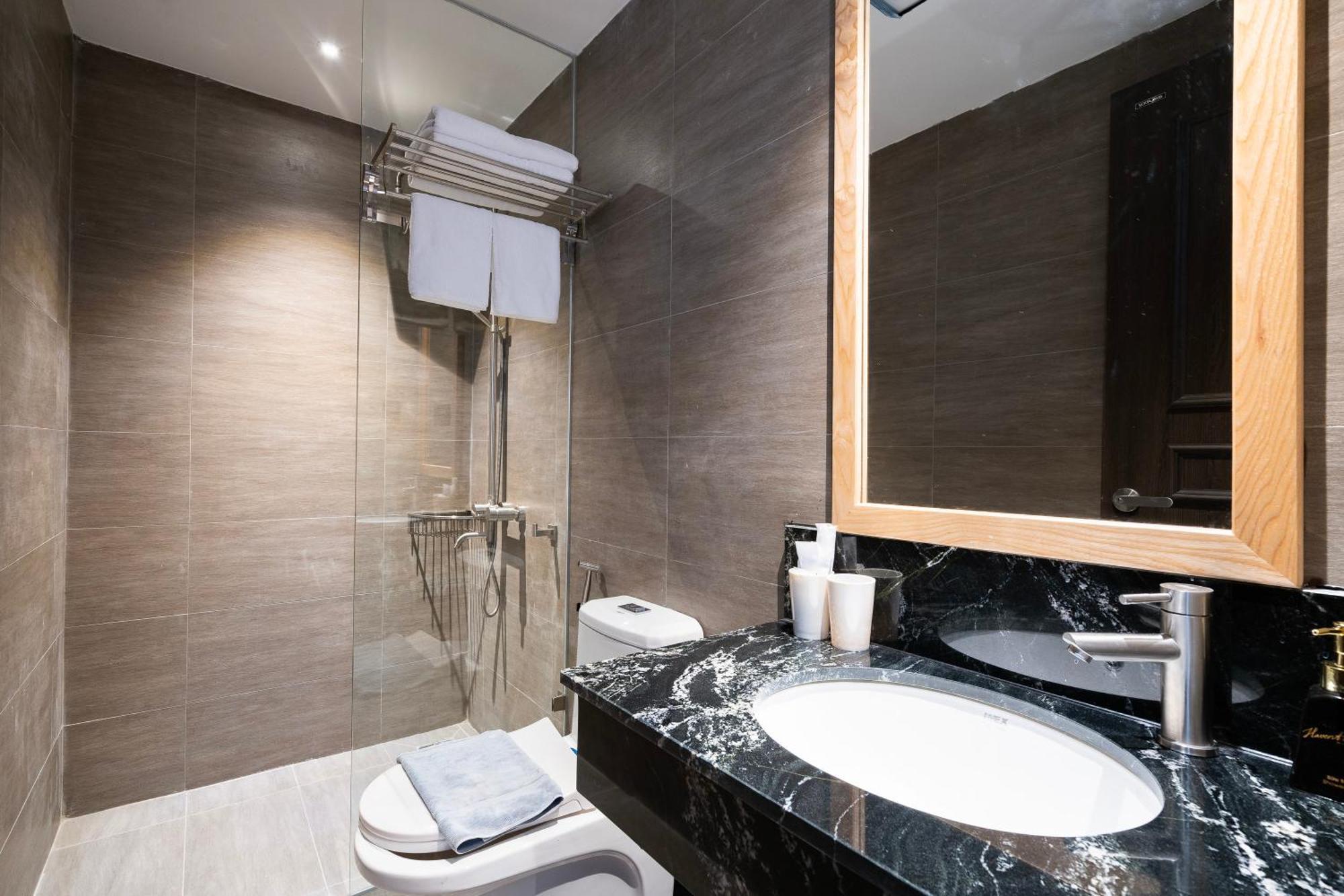 Haven Hut Riverside Hotel Хошимин Экстерьер фото